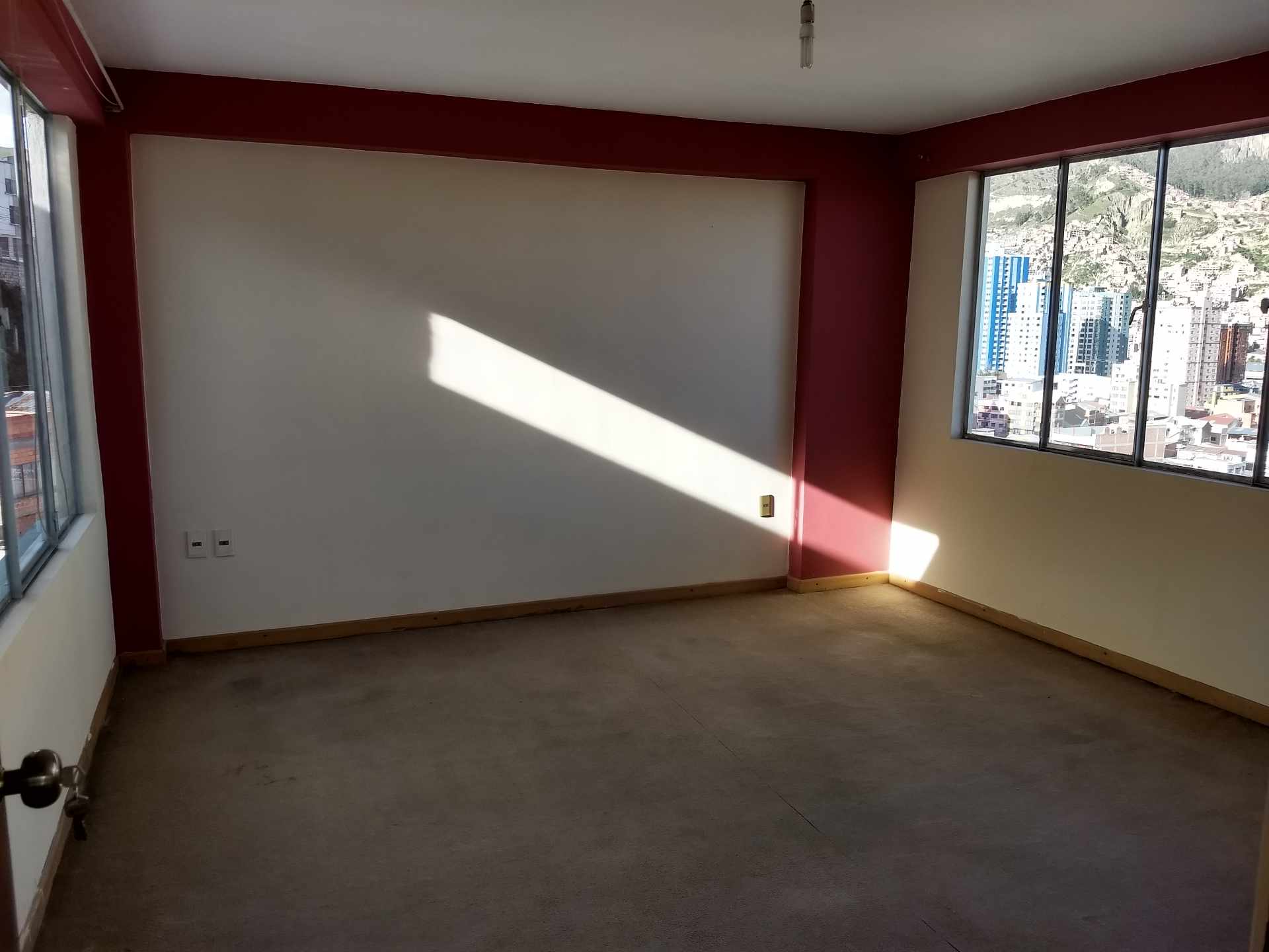 Departamento Av Tejada Sorzano #1301 esq. San Salvador Foto 15