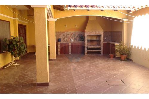 Casa en Miraflores en Tarija 7 dormitorios 3 baños 1 parqueos Foto 10