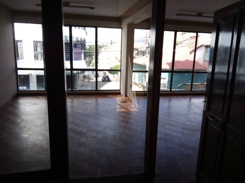 Departamento en AlquilerCalle Esteban Arze Foto 2