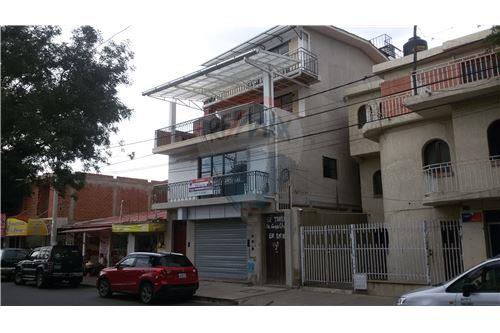 Casa en Villa Fátima en Tarija 4 dormitorios 4 baños 1 parqueos Foto 1