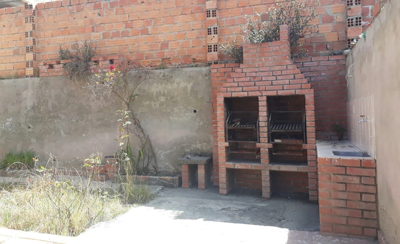 Casa en Pampahasi en La Paz 3 dormitorios 2 baños 1 parqueos Foto 5