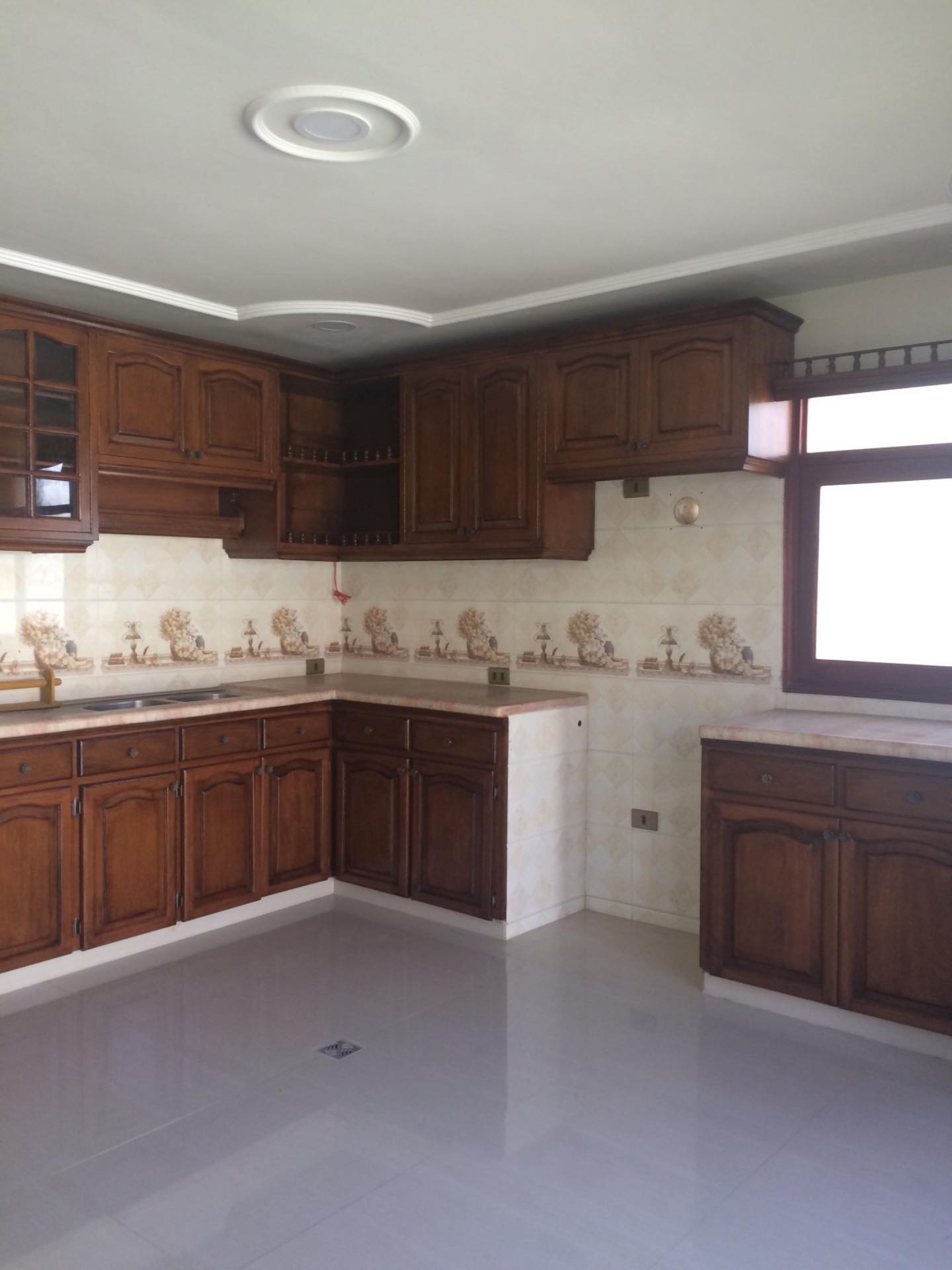 Casa en AnticréticoCalle kiswara 4 dormitorios 4 baños 2 parqueos Foto 4