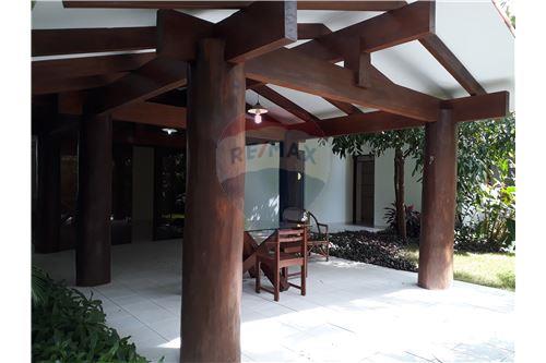 Casa en AlquilerDoble via la guardia Foto 2