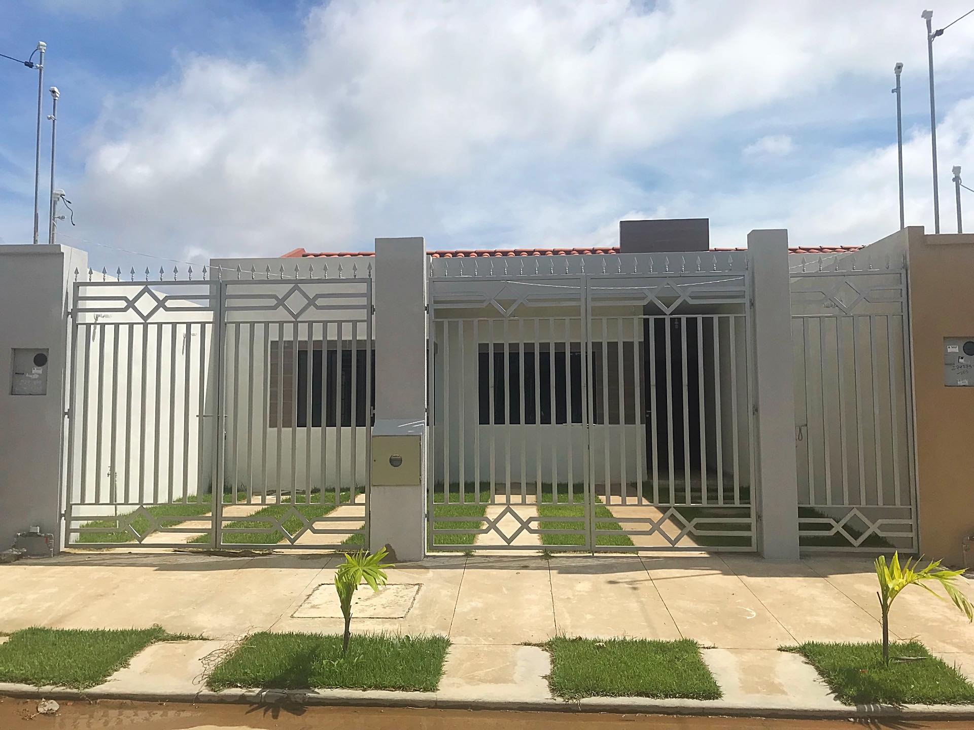 Casa en VentaCASAS EN VENTA - URBANIZACIÓN ESPAÑA 3 dormitorios 3 baños 2 parqueos Foto 1