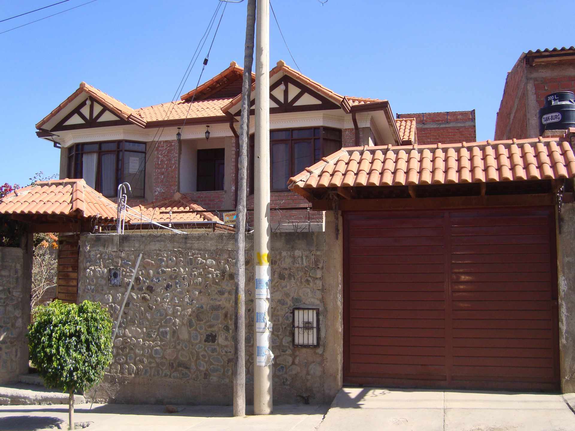 Casa en Villa Taquiña en Cochabamba 3 dormitorios 3 baños 5 parqueos Foto 13