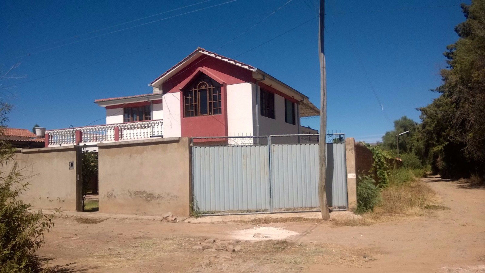 Casa en Sudoeste en Cochabamba 5 dormitorios 4 baños 3 parqueos Foto 1
