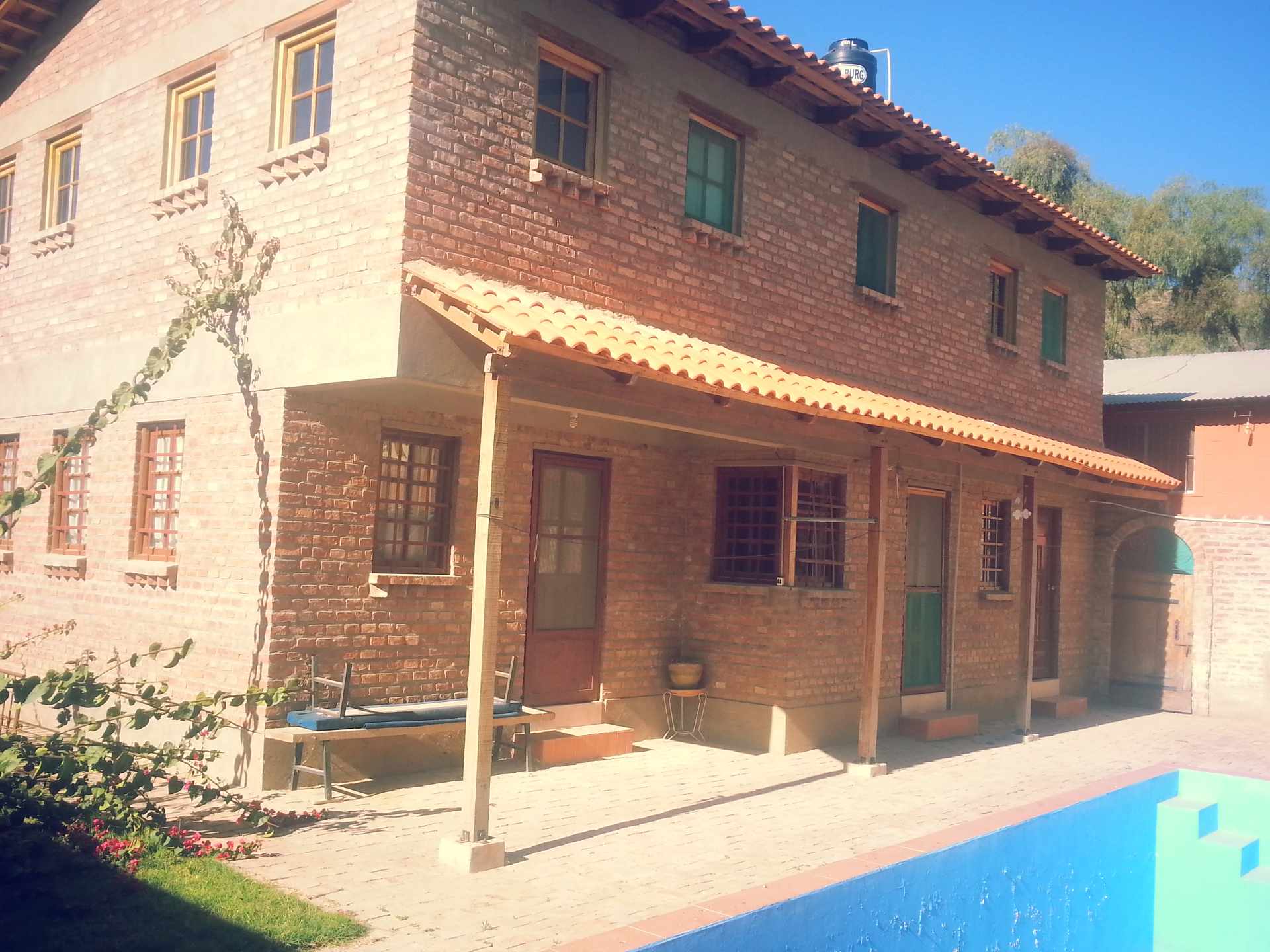 Casa en Sacaba en Cochabamba 3 dormitorios 3 baños 2 parqueos Foto 1