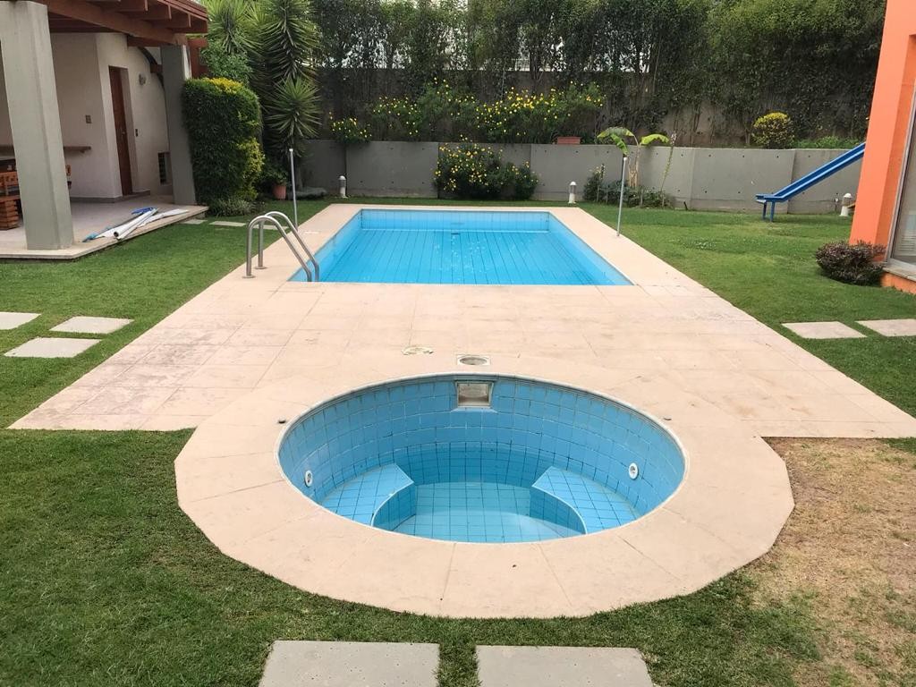 Casa en VentaUrbanizacion el bosque 1 sud. 5 dormitorios 6 baños 4 parqueos Foto 2