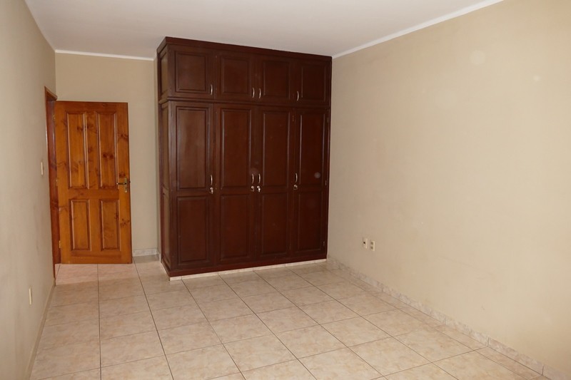 Departamento en Las Panosas en Tarija 3 dormitorios 2 baños  Foto 2