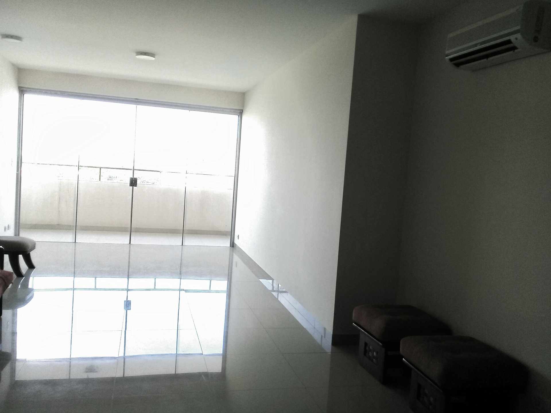 Departamento en VentaGualberto Villarroel 180 4 dormitorios 4 baños 2 parqueos Foto 3