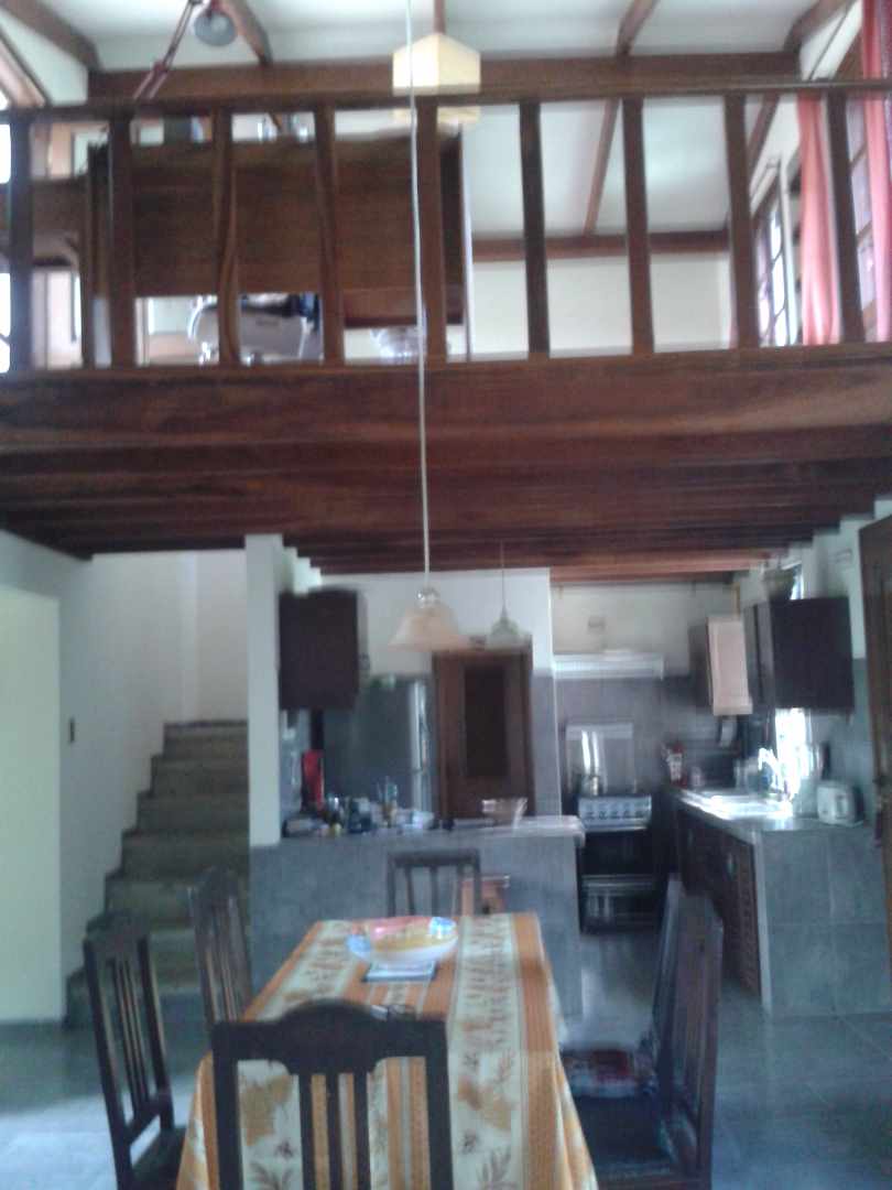 Casa en Entre 4to y 5to anillo Oeste en Santa Cruz de la Sierra 4 dormitorios 2 baños 2 parqueos Foto 7