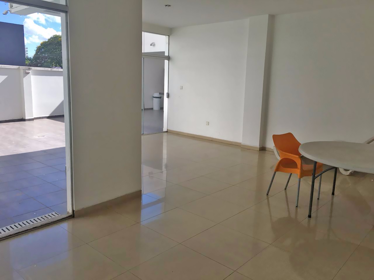 Departamento en AlquilerTorre Milan a media cuadra de la Av. Irala Foto 22