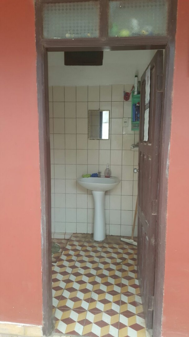 Casa en Entre 5to y 6to anillo Este en Santa Cruz de la Sierra 5 dormitorios 1 baños 2 parqueos Foto 11