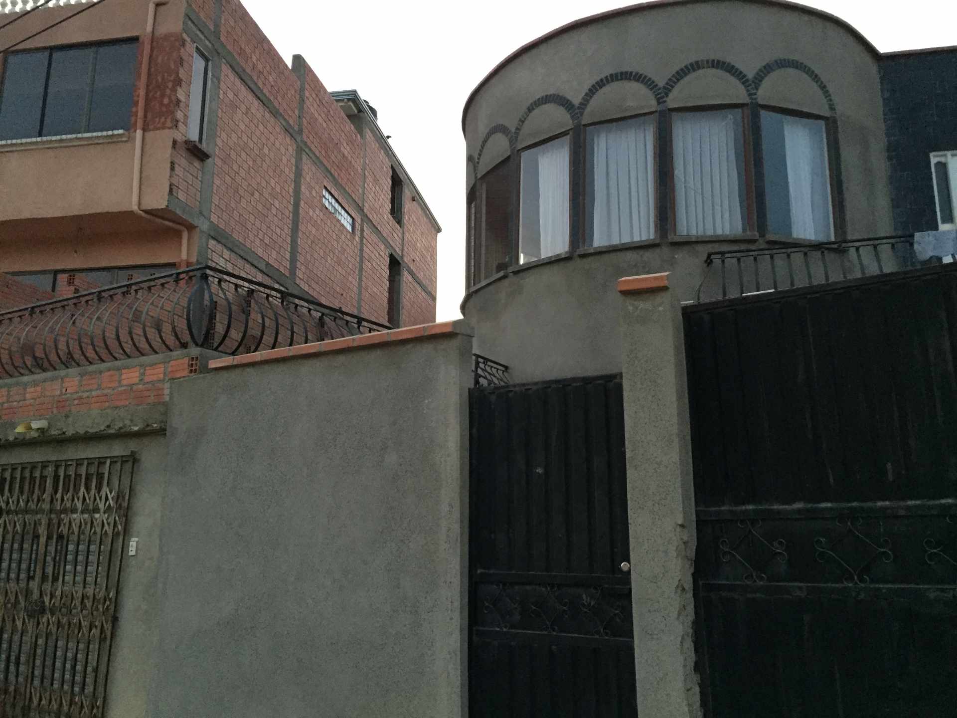 Casa en Alto Irpavi en La Paz 3 dormitorios 2 baños 2 parqueos Foto 6