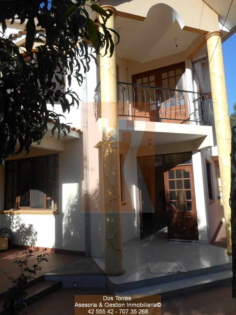 Casa en Tiquipaya en Cochabamba 10 dormitorios 4 baños 2 parqueos Foto 12
