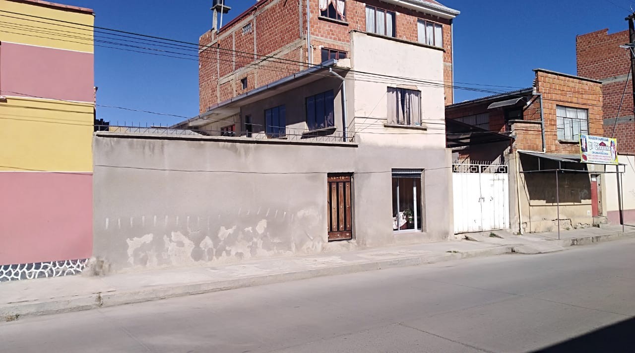 Casa Av. Hermanos Eusebio Morales N°1818   Ciudad Satélite - El Alto Foto 1