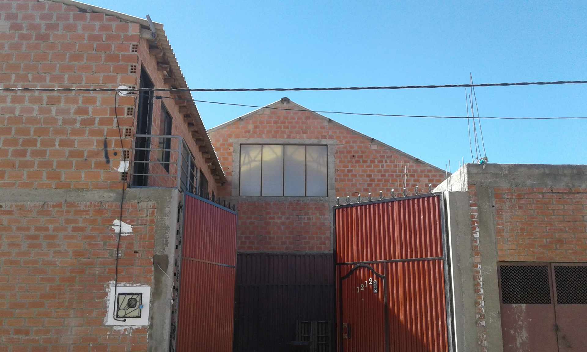 Galpón en AlquilerC. 22 No. 1212 (Zona Rio Seco Yunguyo-El Alto) 1 dormitorios 1 baños  Foto 1