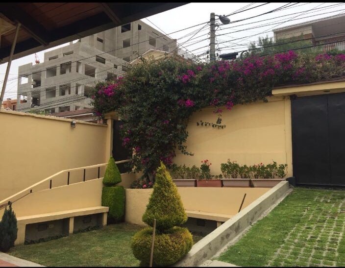 Casa en Seguencoma en La Paz 5 dormitorios 6 baños 2 parqueos Foto 24