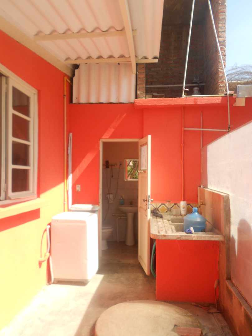 Casa en Quillacollo en Cochabamba 5 dormitorios 3 baños 3 parqueos Foto 6
