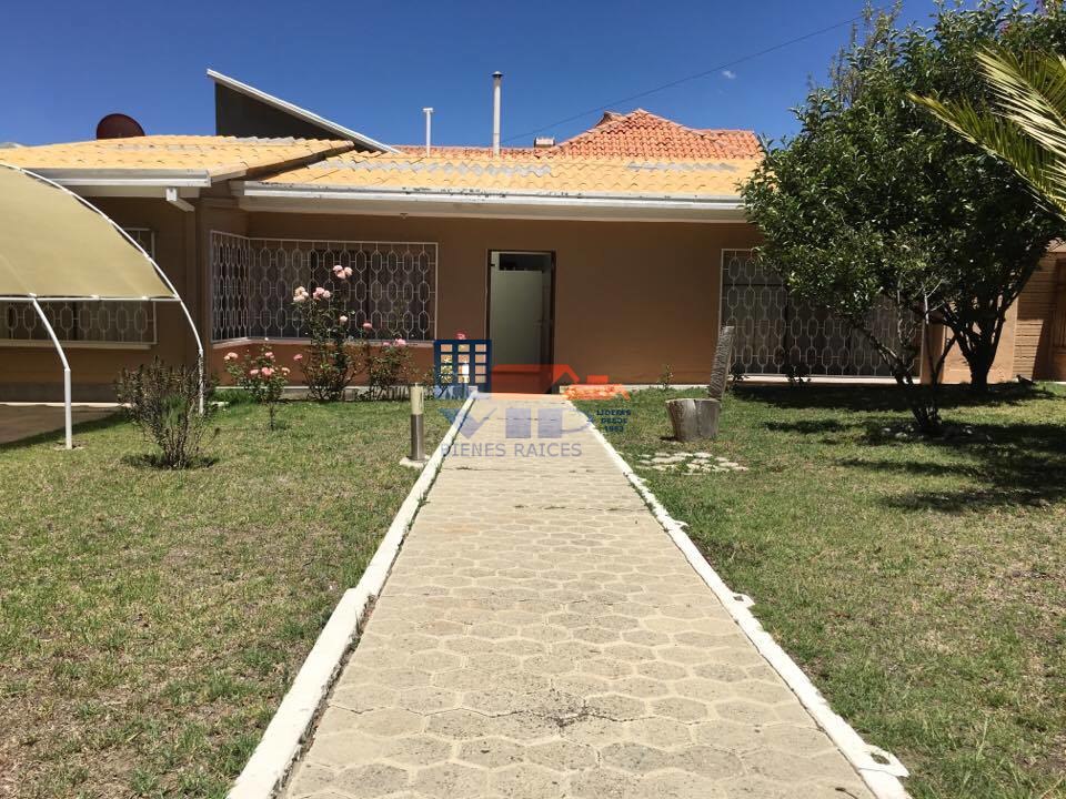 Casa en Auquisamaña en La Paz 2 dormitorios 3 baños 2 parqueos Foto 1