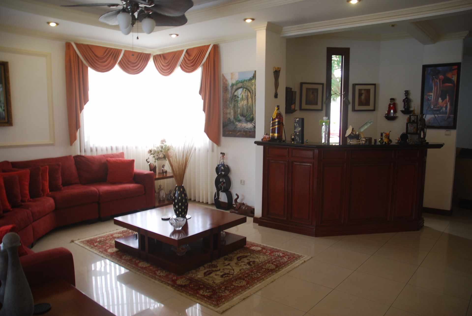 Casa en Venta Cerca km 8,5 Avenida Banzer, 8vo Anillo. 6 dormitorios 8 baños 7 parqueos Foto 27