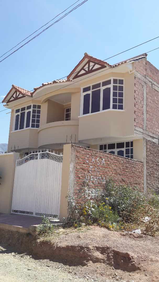 Casa en Pacata en Cochabamba 4 dormitorios 3 baños 2 parqueos Foto 8