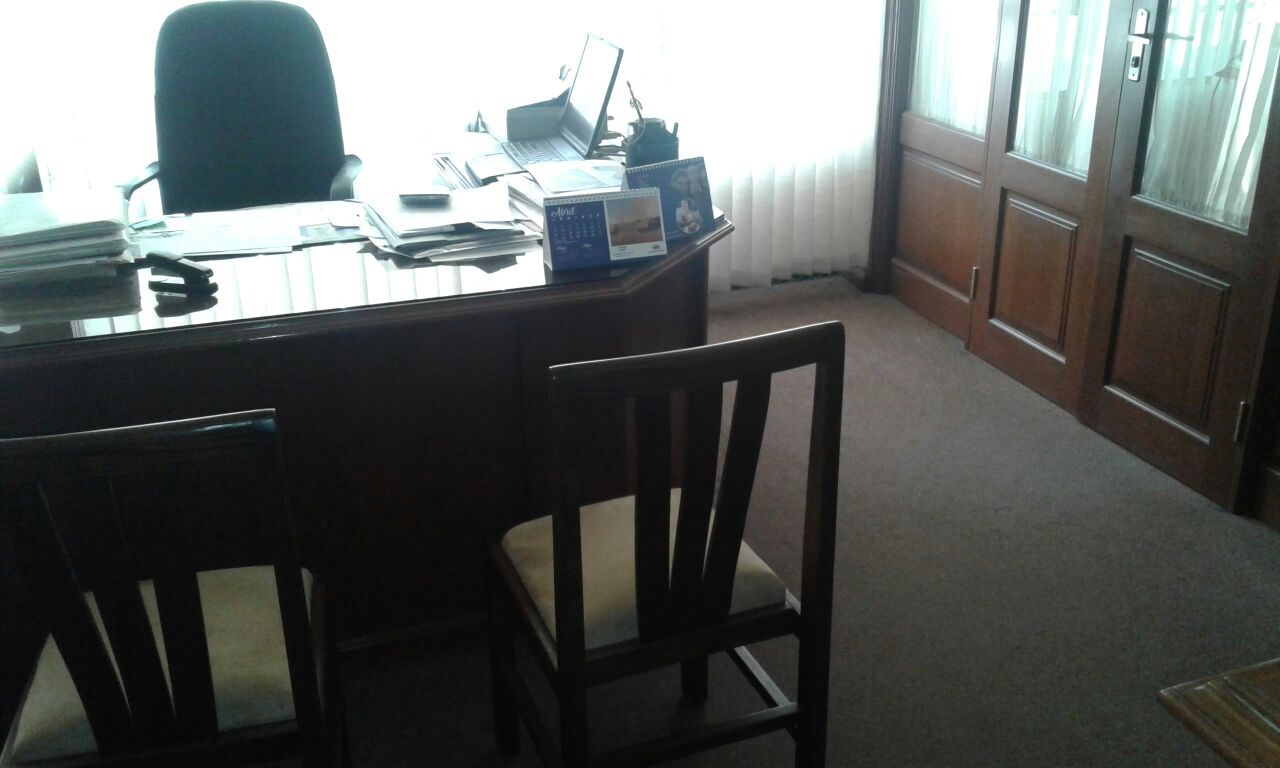 Oficina en VentaEdificio el Profesional en calle Bolivar y Lanza Foto 5