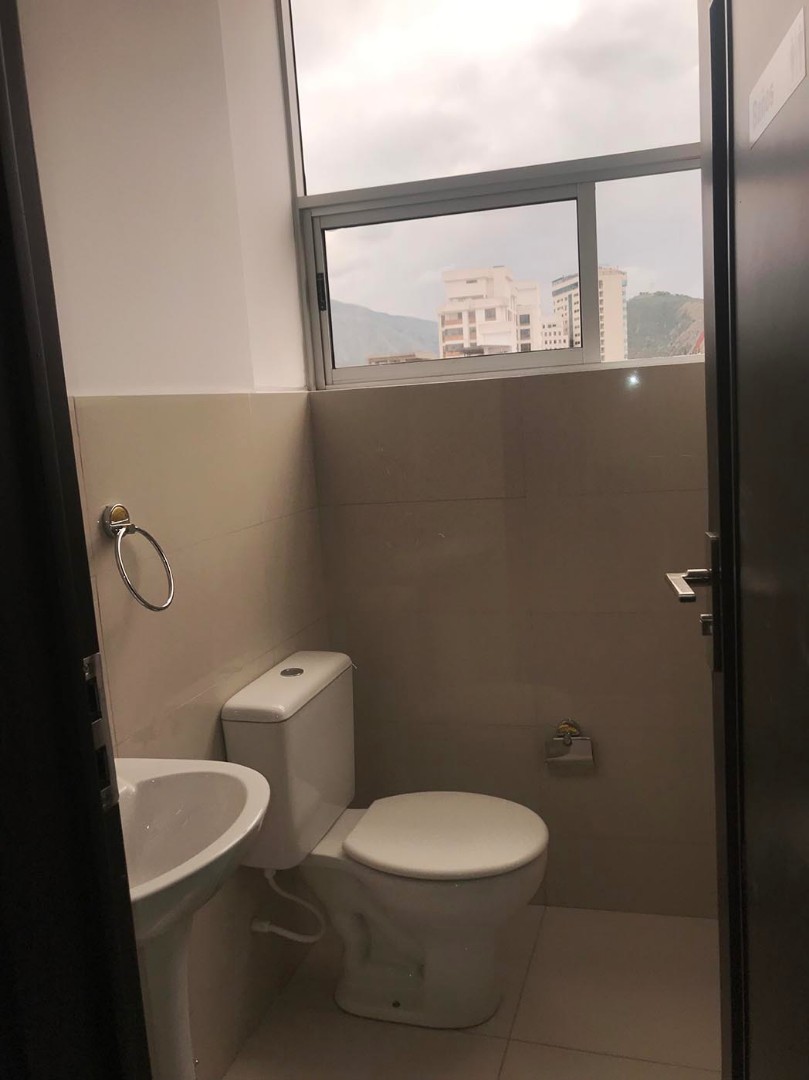 Oficina en Noroeste en Cochabamba 1 dormitorios 1 baños  Foto 5