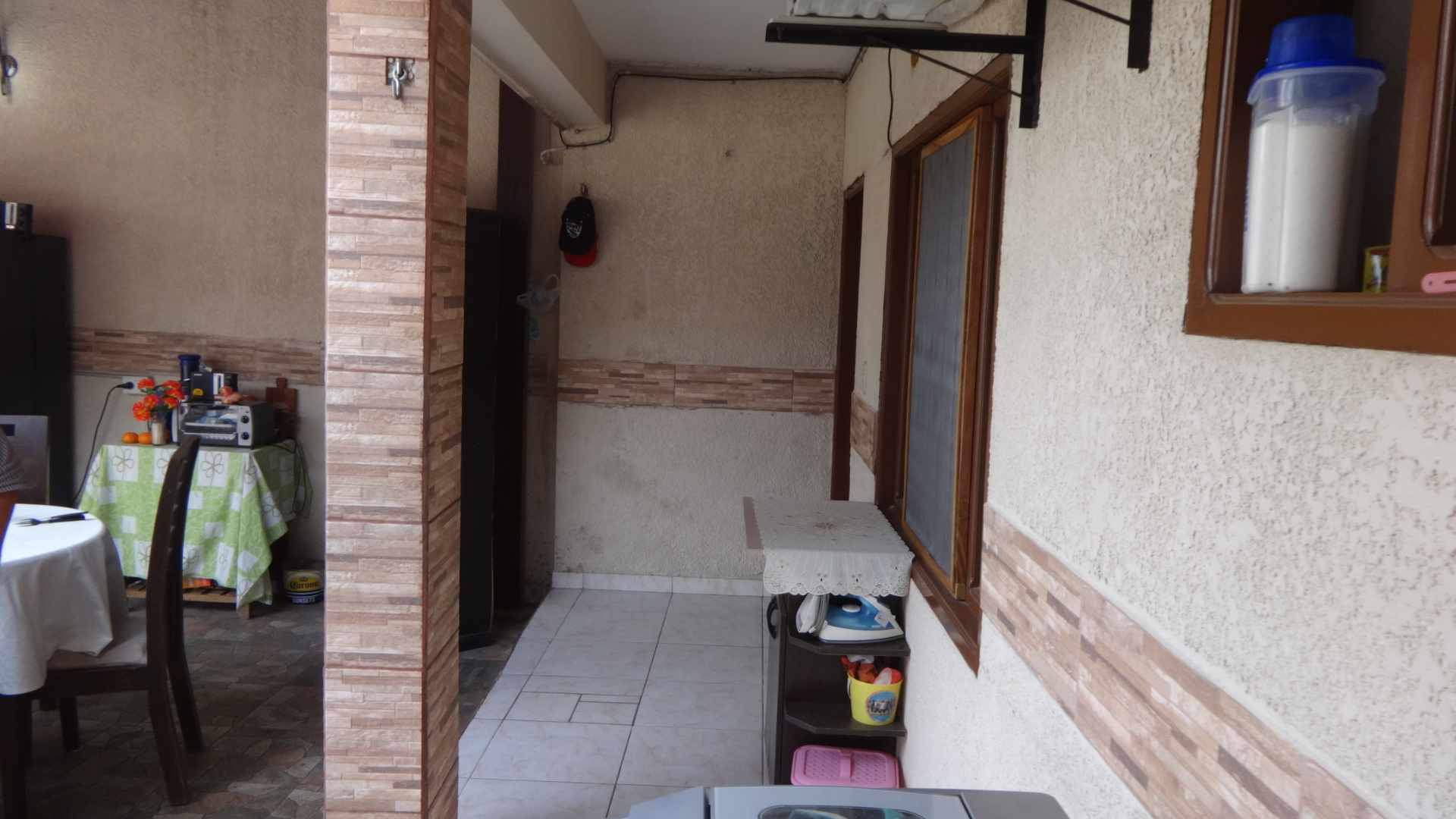 Casa en Entre 1er y 2do anillo Este en Santa Cruz de la Sierra 3 dormitorios 2 baños 2 parqueos Foto 5