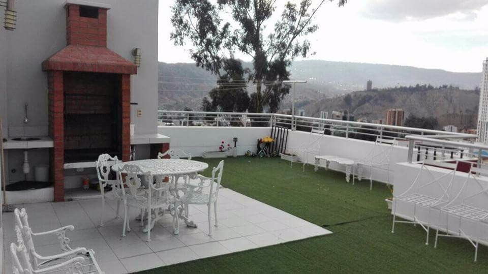 Departamento en Los Pinos en La Paz 4 dormitorios 6 baños 1 parqueos Foto 1