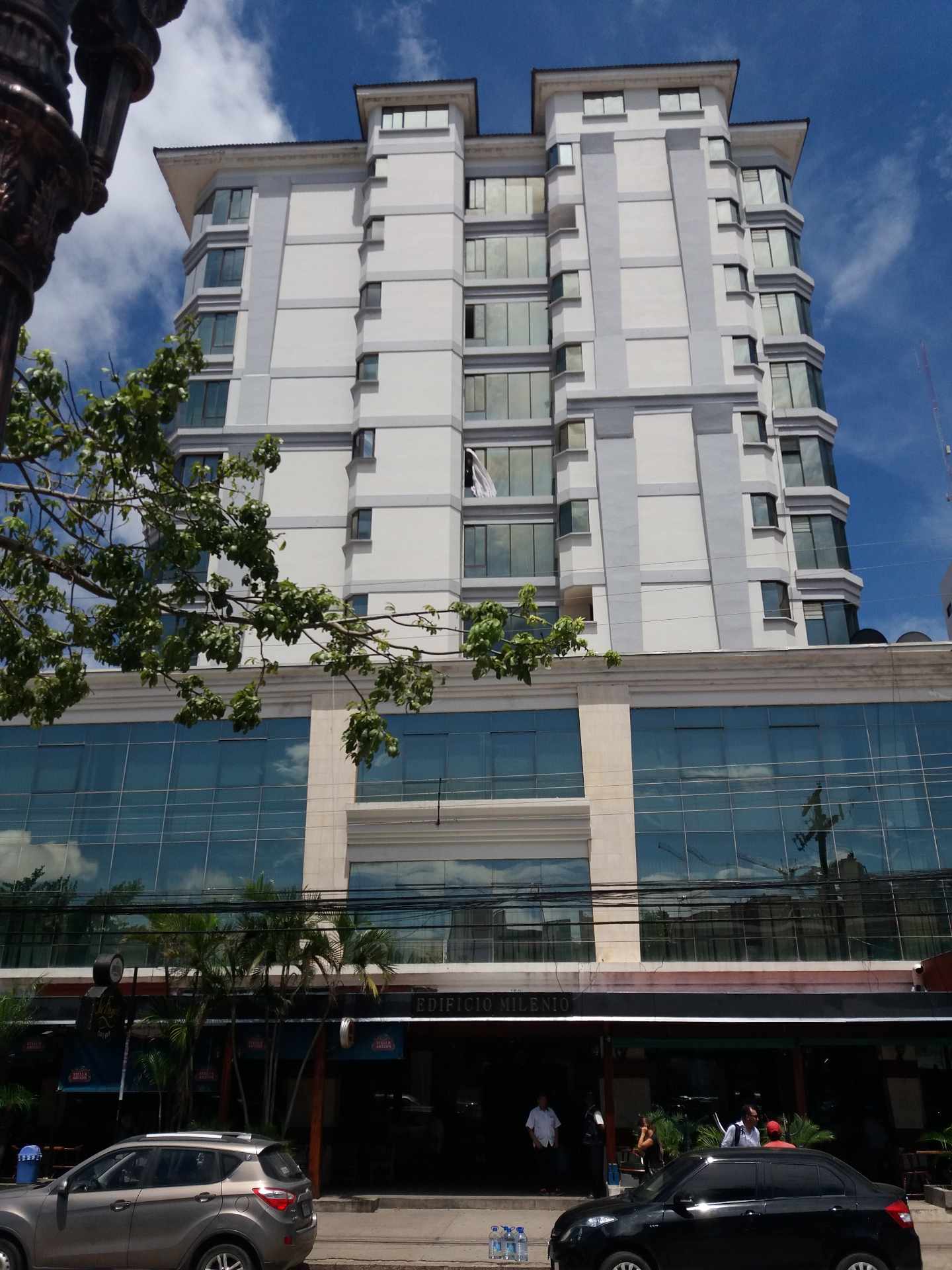 Oficina Ave. Monseñor Rivero #359 Edif. Milenio Foto 1