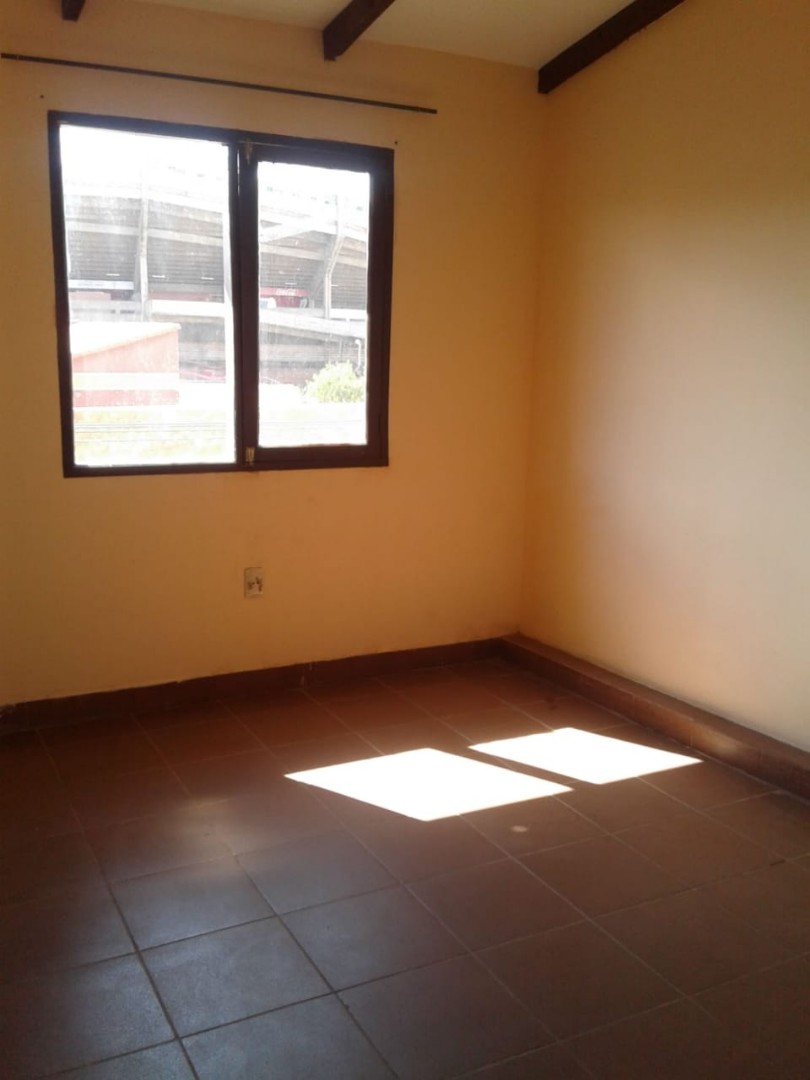 Departamento en AlquilerUbicacion: zona stadium patria, calle German Busch. 3 dormitorios 1 baños  Foto 4