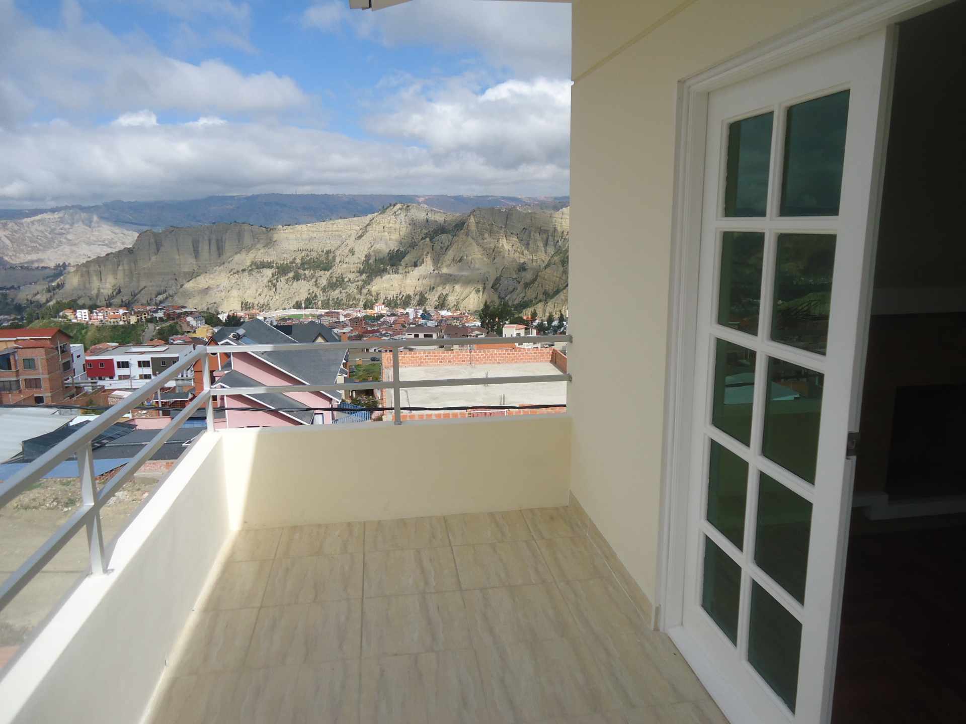 Casa en Achumani en La Paz 4 dormitorios 4 baños 2 parqueos Foto 9