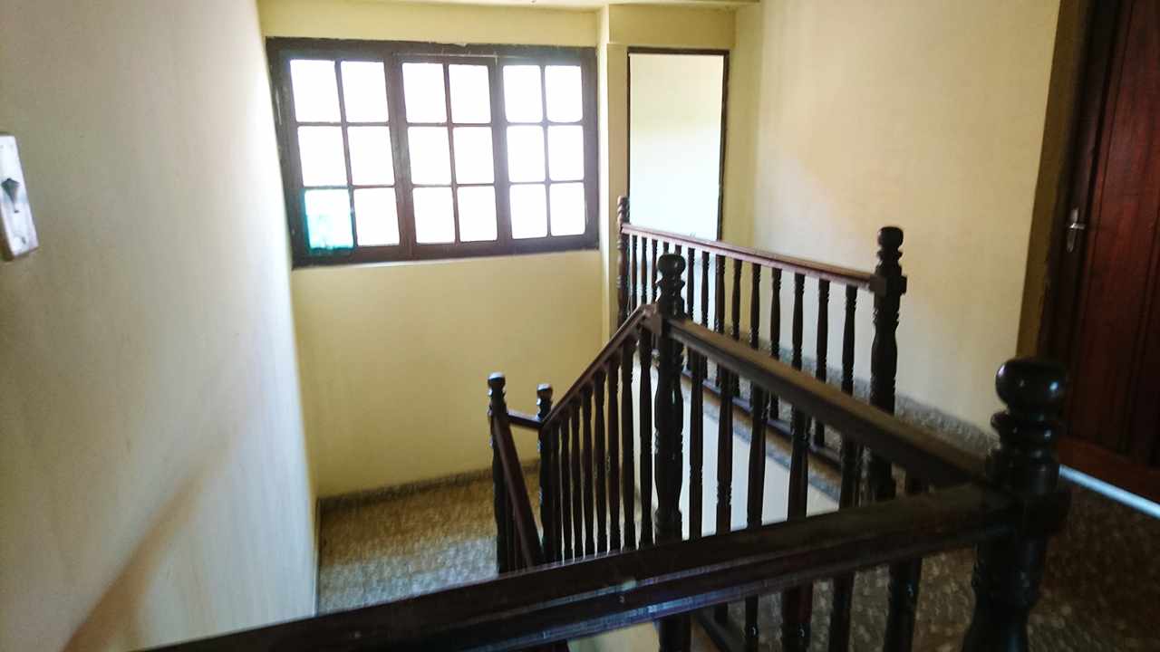 Casa en VentaCalle Delgadillo y Avaroa 4 dormitorios 3 baños 2 parqueos Foto 15