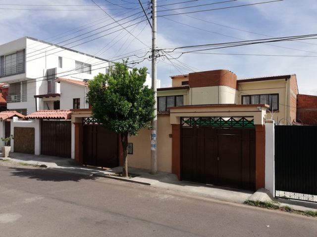 Casa Calle Las Hiedras, Zona Queru Queru Alto Foto 8