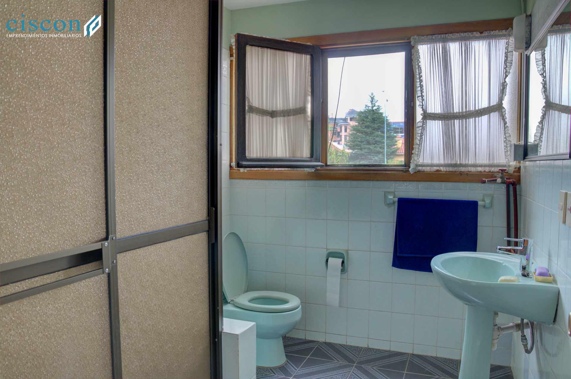 Casa en VentaAchumani, Zona Colegio Franco Boliviano 4 dormitorios 3 baños 3 parqueos Foto 4