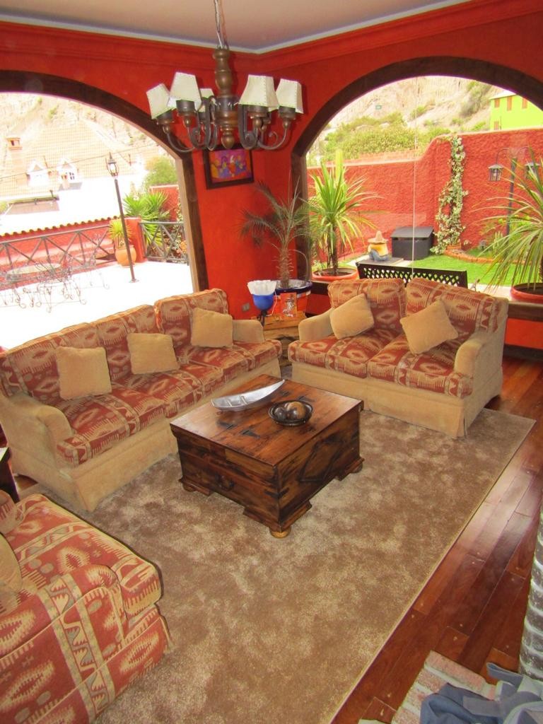 Casa en La Florida en La Paz 3 dormitorios 4 baños 2 parqueos Foto 7