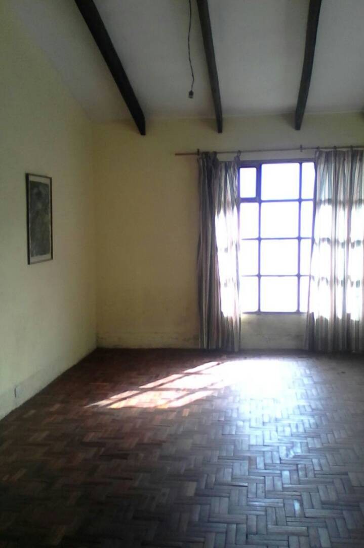 Casa en VentaChulumani , Tolopata, a 7 minutos de la plaza principal. 3 dormitorios 2 baños 5 parqueos Foto 7