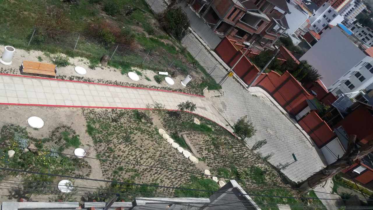 Departamento en Los Pinos en La Paz 4 dormitorios 4 baños 1 parqueos Foto 7