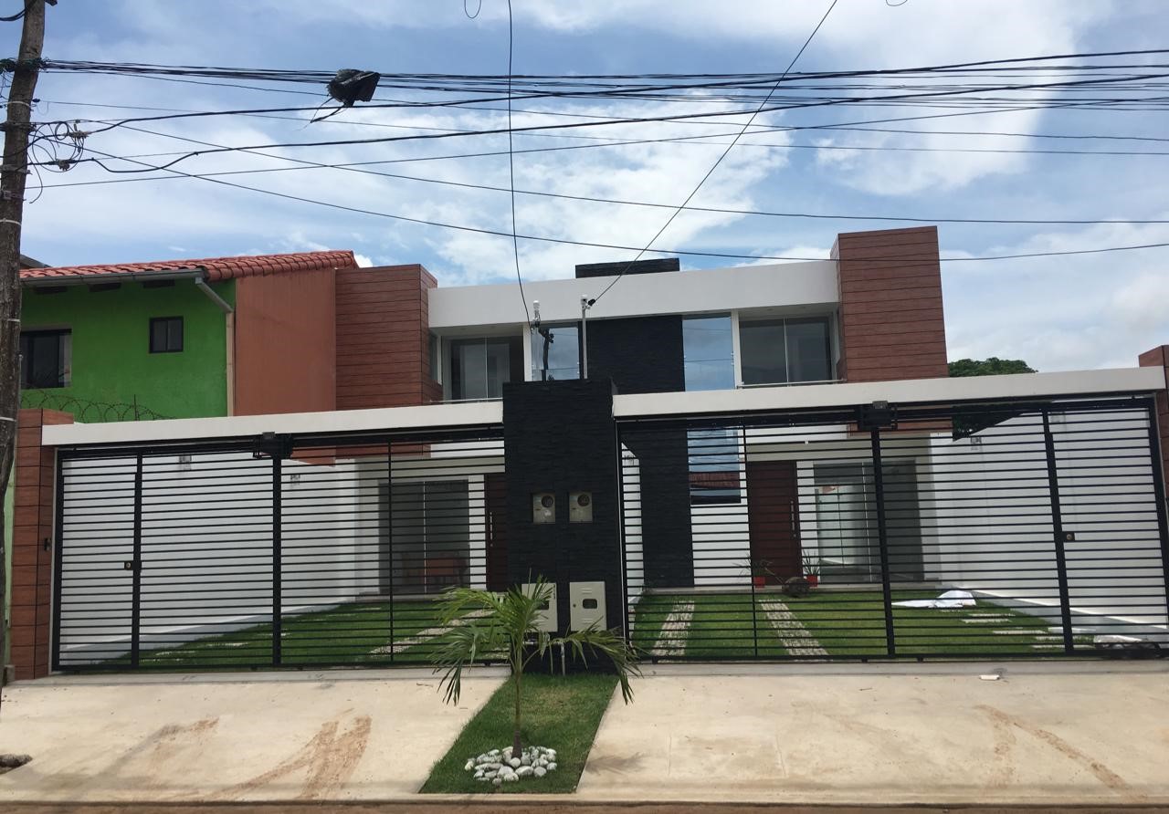 Casa en Venta Av. Santos Dumont ,entre 6to y 7mo anillo, Calle 3 (Urucu), Barrio Guadalupe, Zona Sur Foto 1