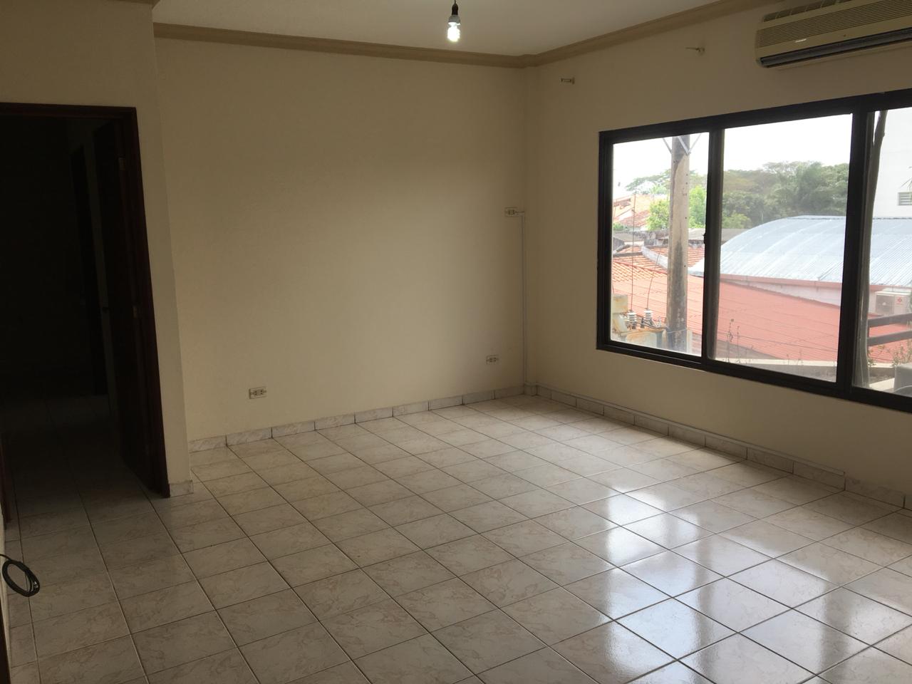 Departamento en VentaAMPLIO DEPARTAMENTO EN VENTA EN CONDOMINIO LOS CUSIS Foto 2