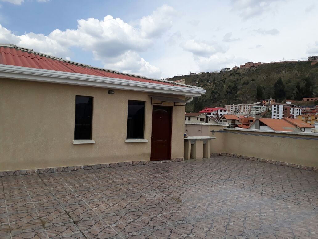 Departamento en AnticréticoZona sur La Paz, Irpavi calle 16A Foto 2