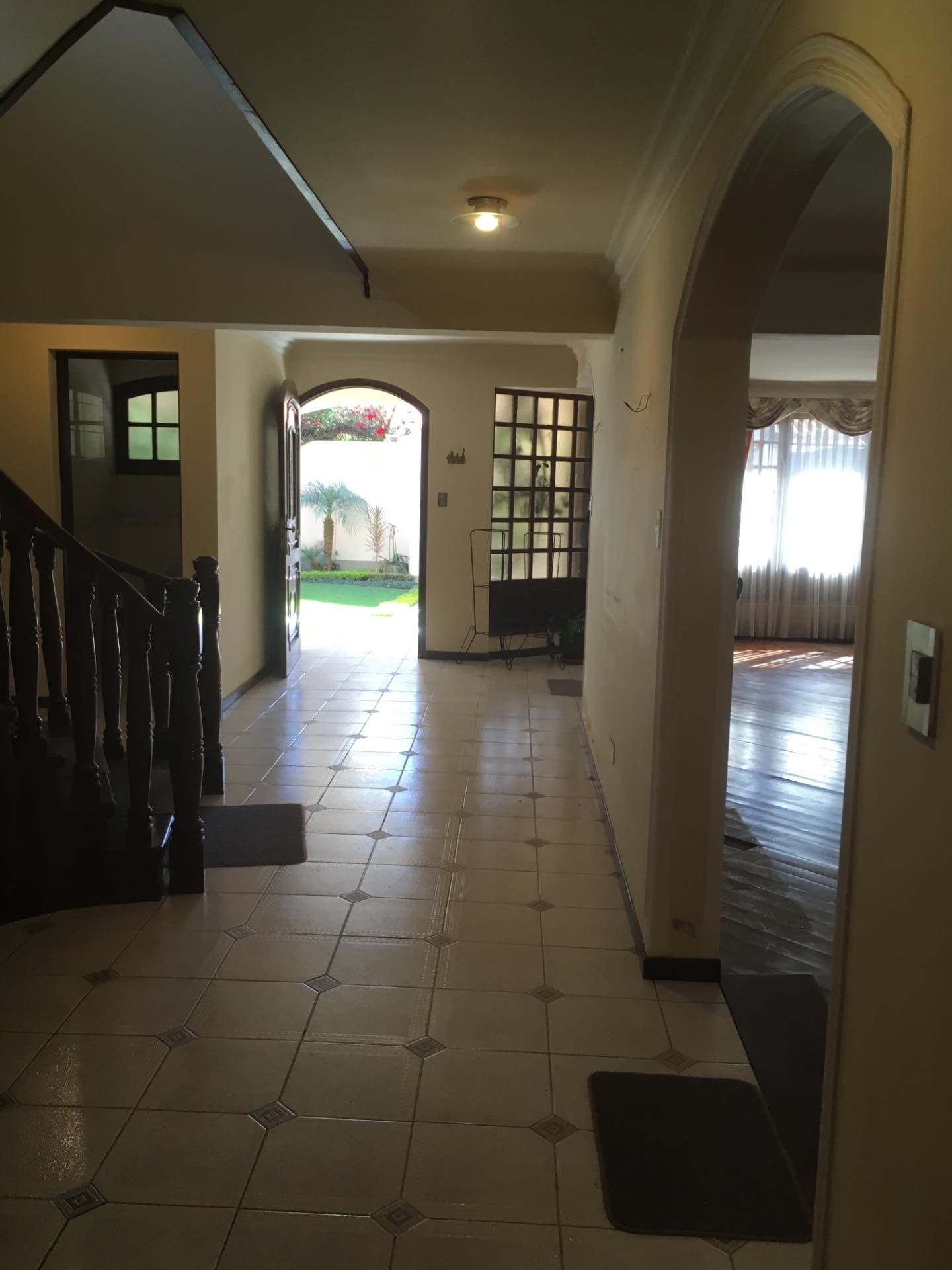 Casa en VentaAv. Villarroel y aniceto padilla 6 dormitorios 5 baños 3 parqueos Foto 16