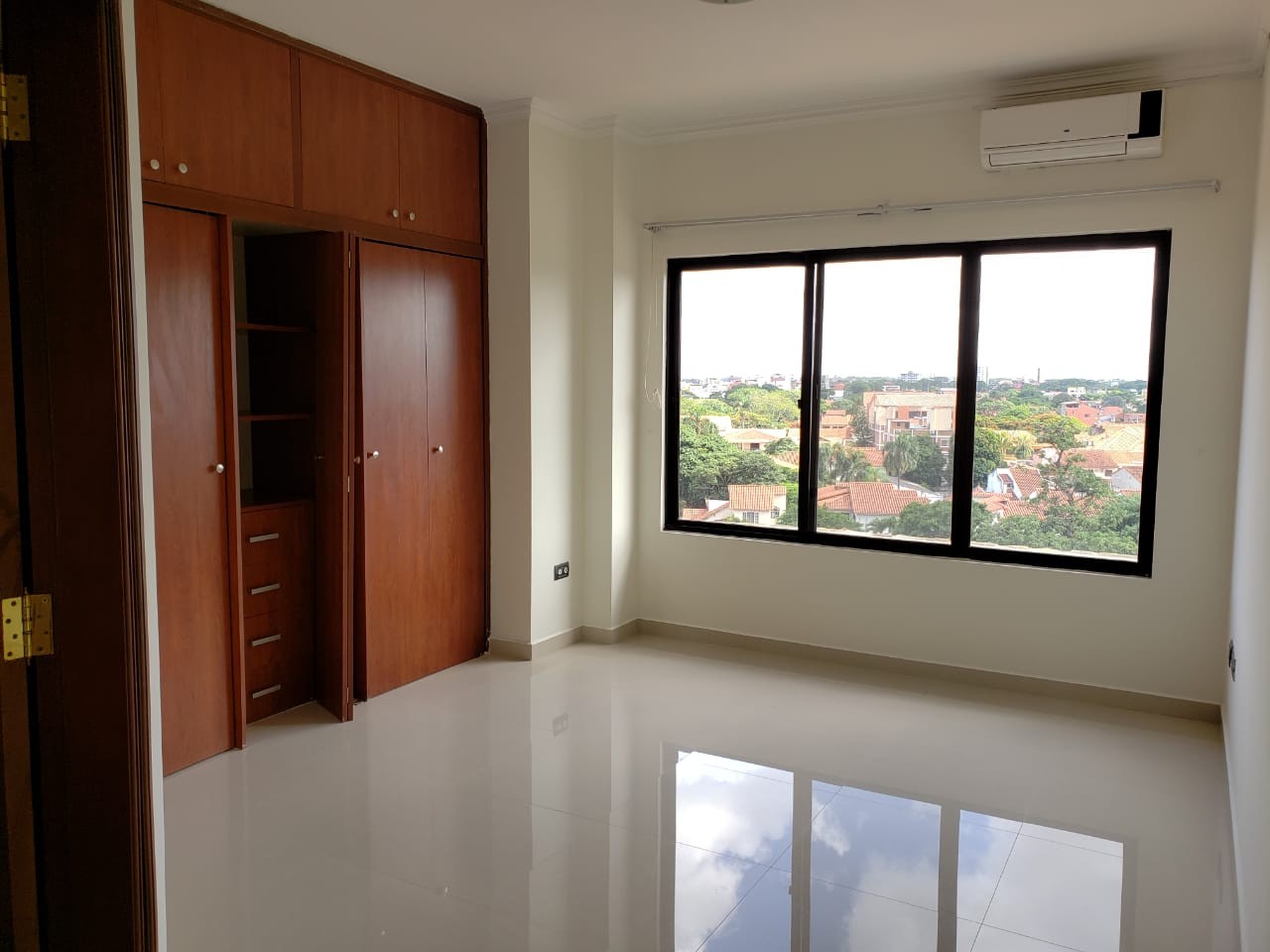 Departamento en Entre 1er y 2do anillo Este en Santa Cruz de la Sierra 3 dormitorios 2 baños 1 parqueos Foto 20