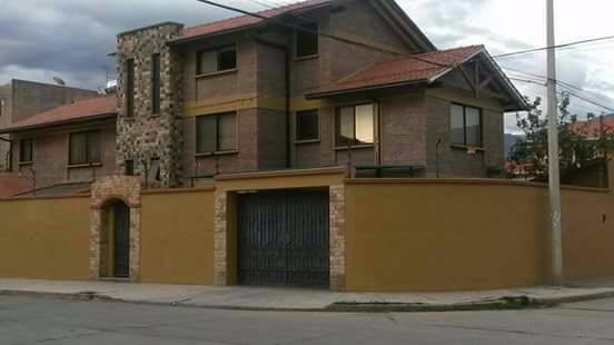 Casa en Cala Cala en Cochabamba 2 dormitorios 2 baños 3 parqueos Foto 1