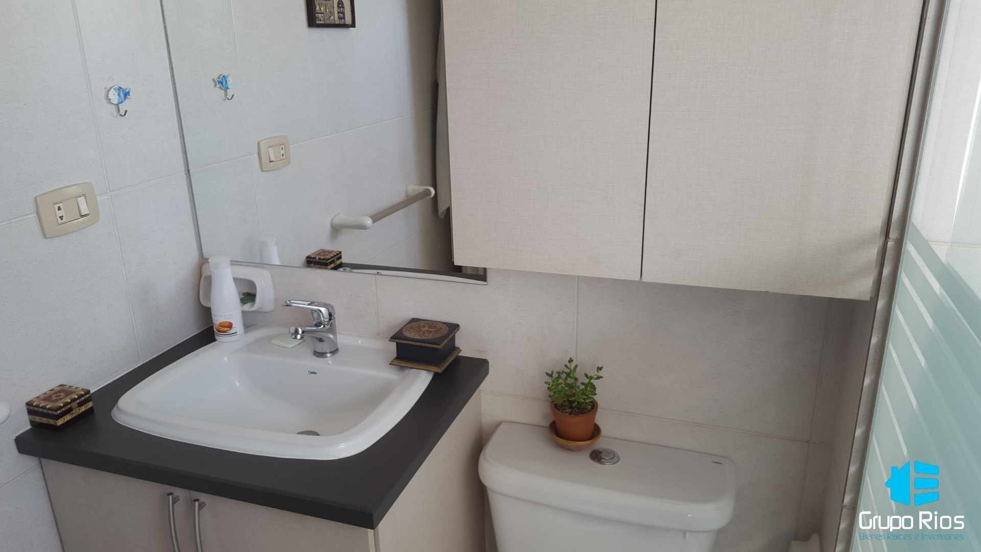 Departamento en VentaAvenida Santa Cruz y ciclovia a dos cuadras de la avenida america Foto 4