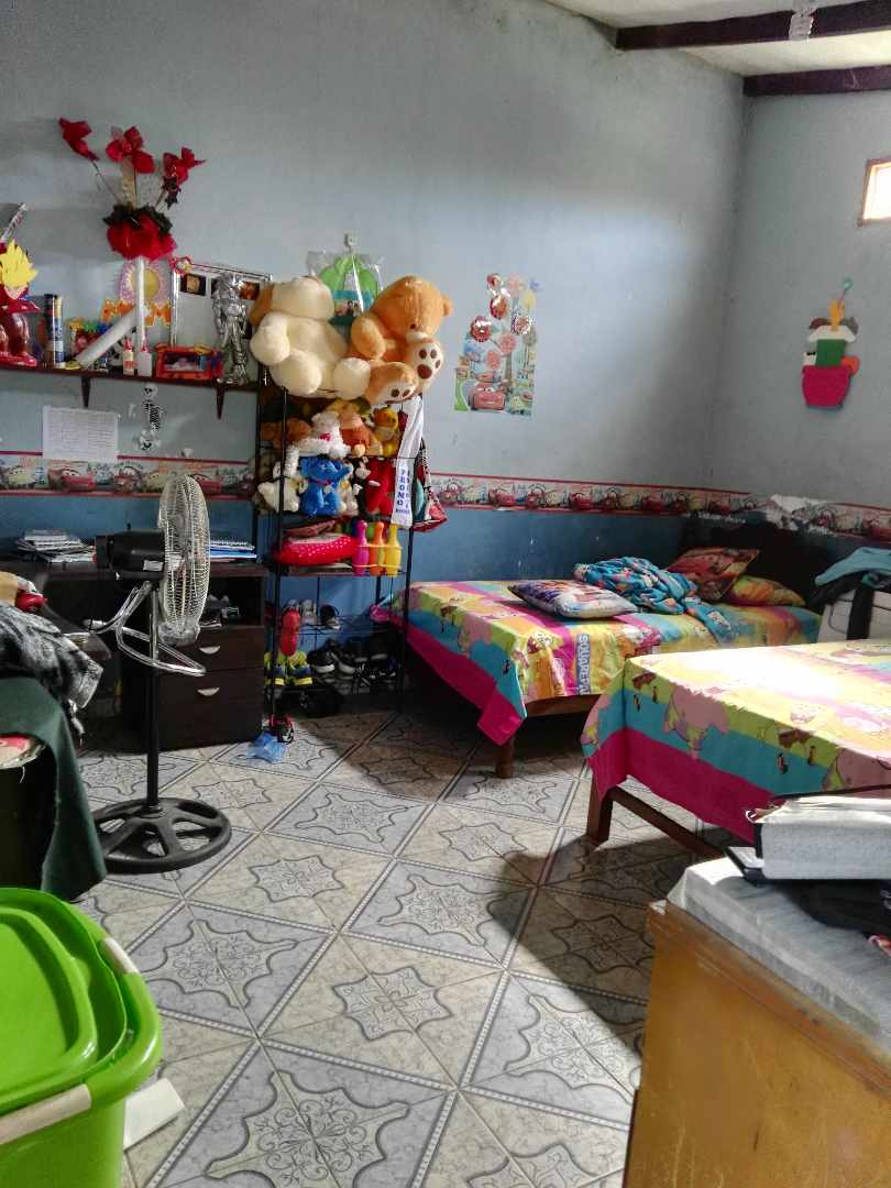 Casa en VentaAV. BATEON  7 dormitorios 3 baños 4 parqueos Foto 4