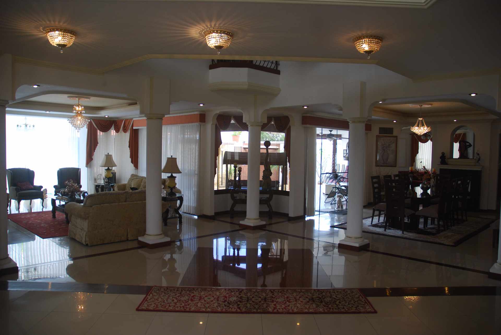 Casa en Venta Cerca km 8,5 Avenida Banzer, 8vo Anillo. 6 dormitorios 8 baños 7 parqueos Foto 31