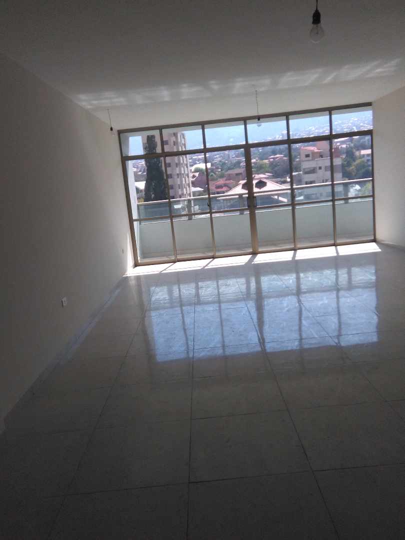 Departamento en VentaCala-Cala Man Cesped esquina Enrrique Arce Edificio San Francisco 3 dormitorios 3 baños 1 parqueos Foto 2