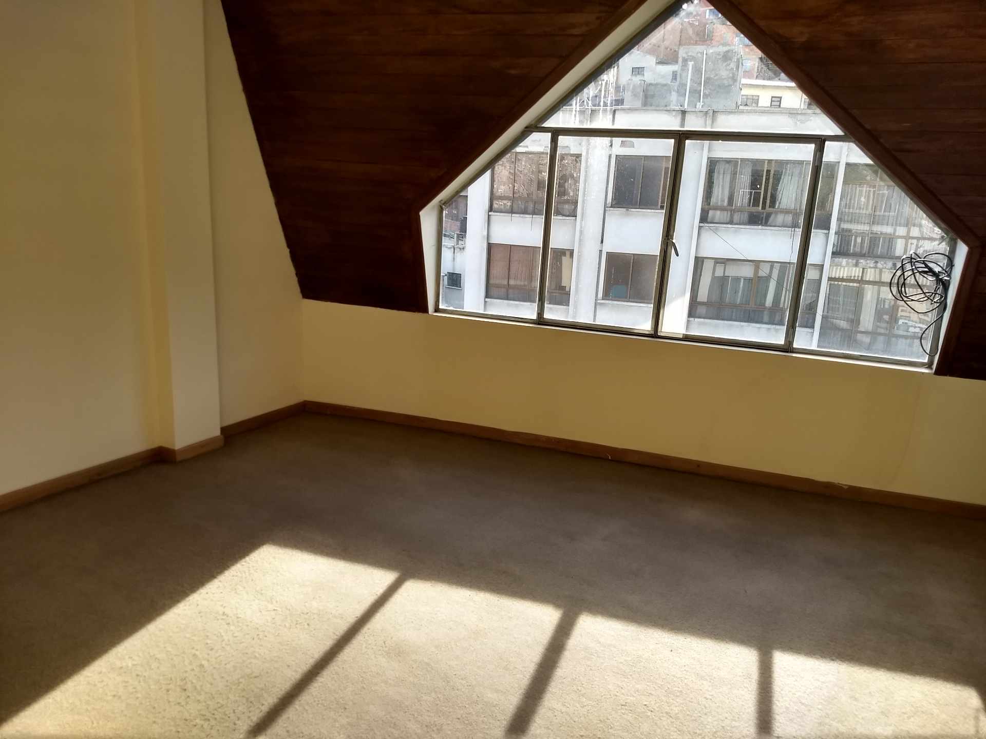 Departamento Av Tejada Sorzano #1301 esq. San Salvador Foto 12